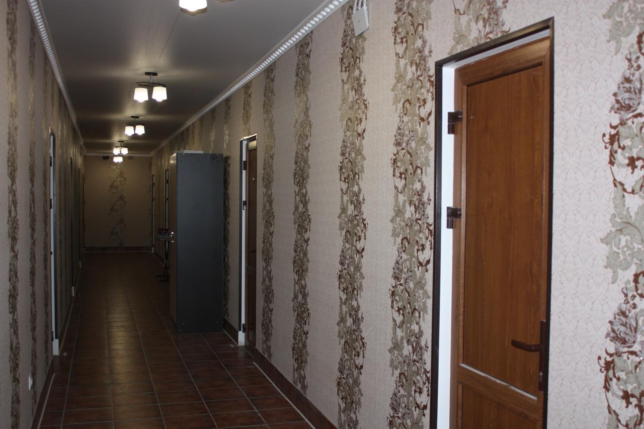 Viktoria Hotel Пицунда Экстерьер фото